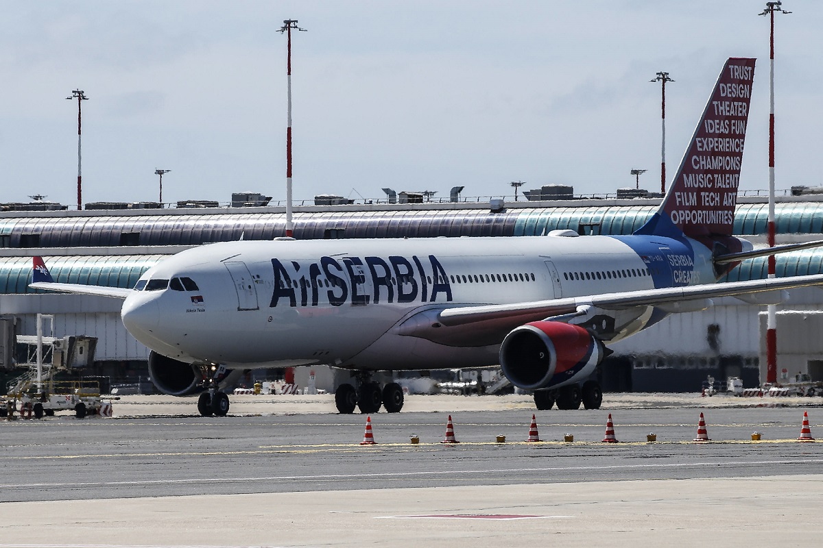 Air Serbia © EPA/FABIO FRUSTACI