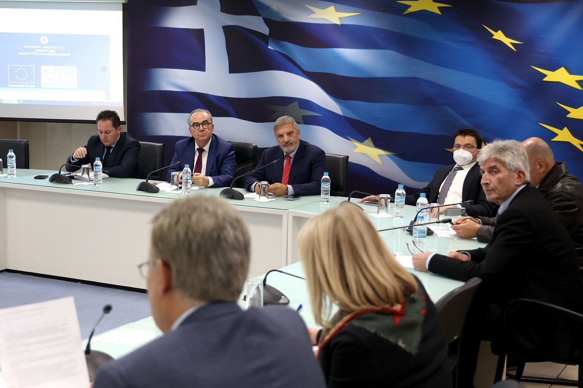 Microsoft: Συνάντηση στο υπουργείο Ανάπτυξης για τα data centers