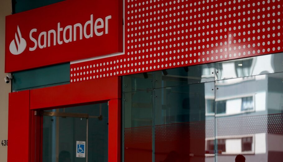 Banco Santander © EPA/Fernando Bizerra Jr.