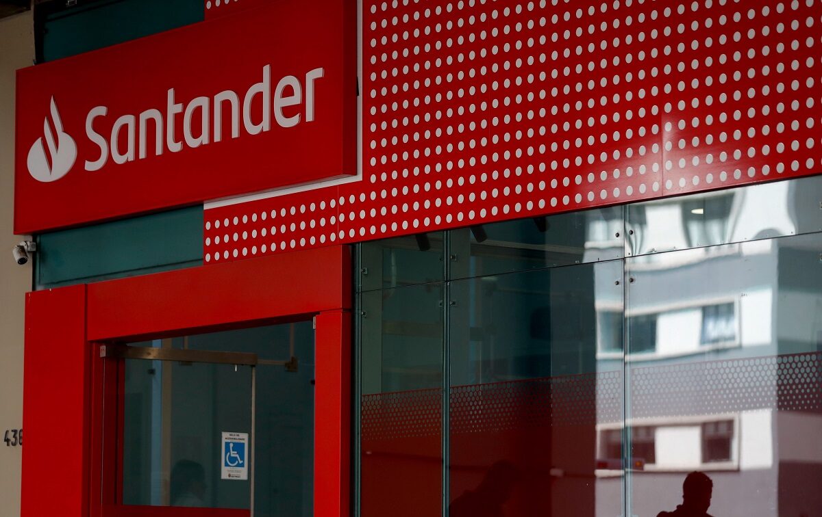 Banco Santander © EPA/Fernando Bizerra Jr.