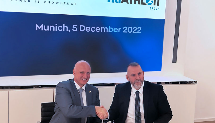 Από αριστερά προς δεξιά: Martin Hartmann, Διευθύνων Σύμβουλος της Triathlon Holding GmbH - Λάμπρος Μπίσαλας, Διευθύνων Σύμβουλος της Sunlight Group Συστήματα Αποθήκευσης Ενέργειας © Sunlight Group