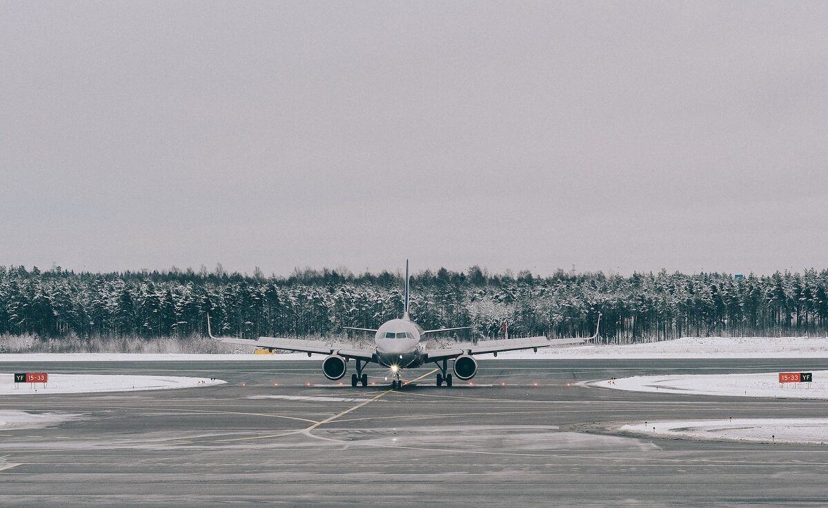Χιονισμένο αεροδρόμιο © Unsplash