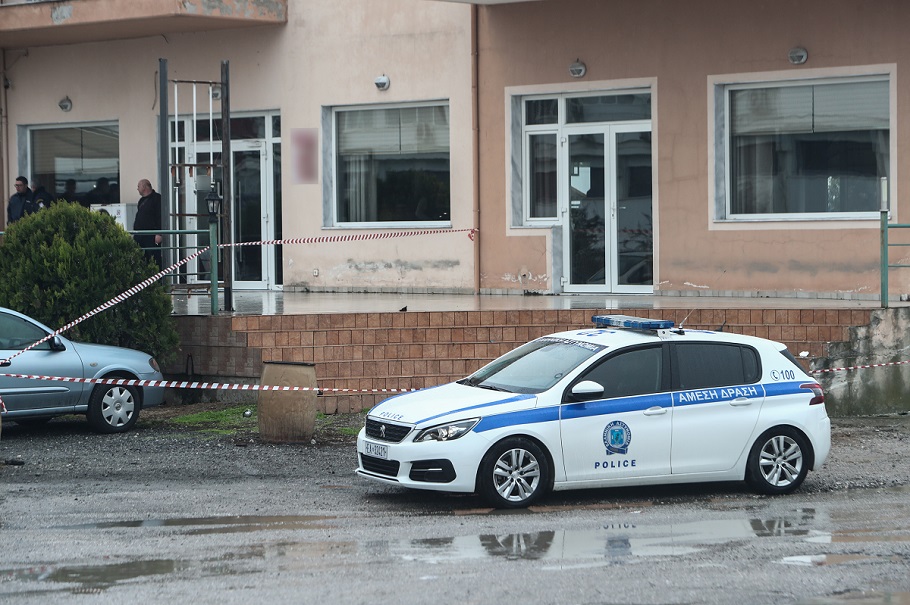 Το σημείο στο οποίο ο 16χρονος οδηγός αυτοκινήτου προσέκρουσε έπειτα από καταδίωξη στη Θεσσαλονίκη τα ξημερώματα της Δευτέρας 5 Δεκεμβρίου 2022 © Eurokinissi