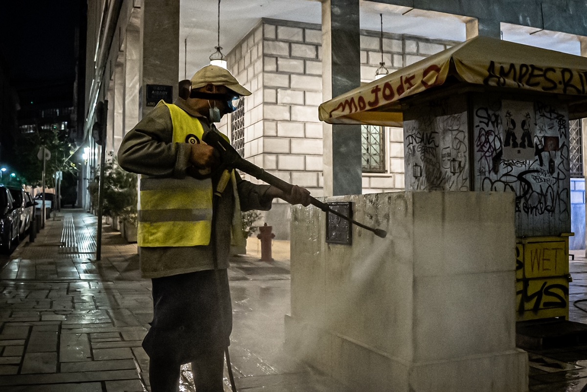 Δήμος Αθηναίων: Επιχείρηση αντι-γκράφιτι στο κέντρο της πόλης