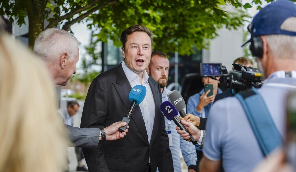 Μασκ: Δεν είναι πλέον ο πλουσιότερος άνθρωπος στον κόσμο