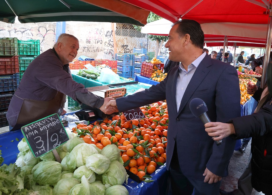 Άδωνις Γεωργιάδης στις λαϊκές αγορές©ΔΤ