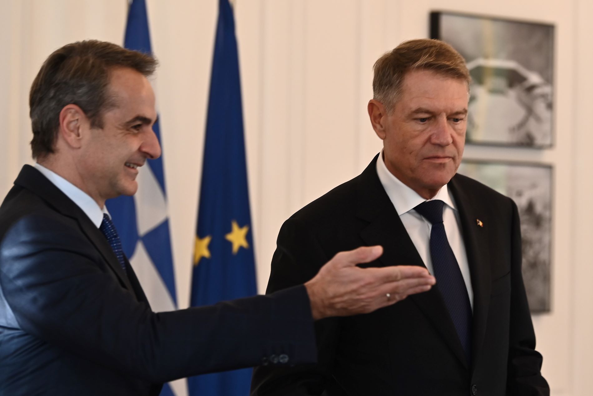 Διμερή θέματα και ενεργειακή κρίση στη συνάντηση Μητσοτάκη – Γιοχάνις