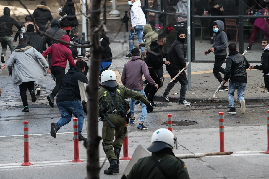 Επεισόδια με Ρομά στο Μενίδι©Eurokinissi