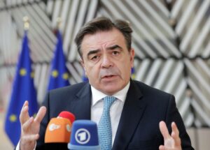 ΥΠΑΑΤ – ΑΑΔΕ: Υπεγράφη κοινή απόφαση για επενδύσεις 263,5 εκατ. ευρώ