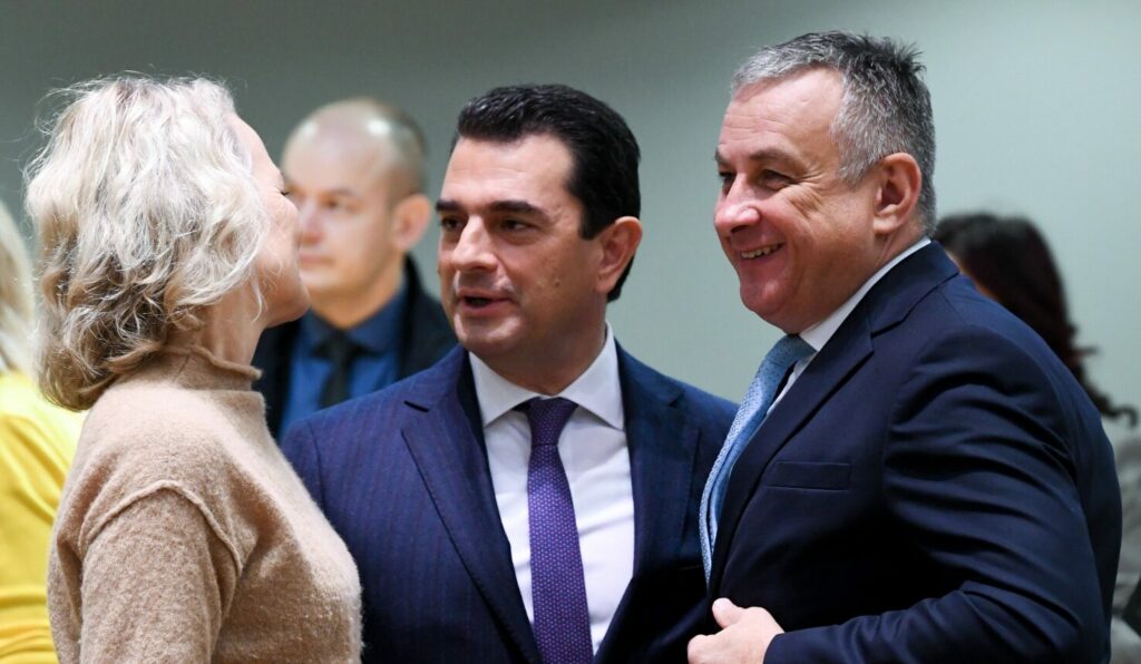 ΕΕ: Το ολονύχτιο παζάρι της Ελλάδας για το πλαφόν στο αέριο