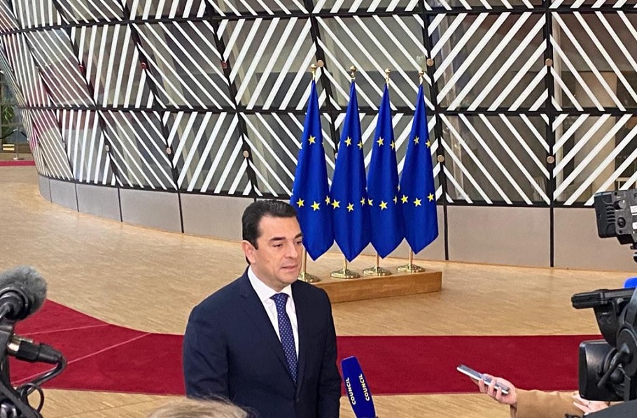 Σκρέκας: Έχουμε φτάσει στο σημείο μηδέν – Ώρα αποφάσεων για την ΕΕ
