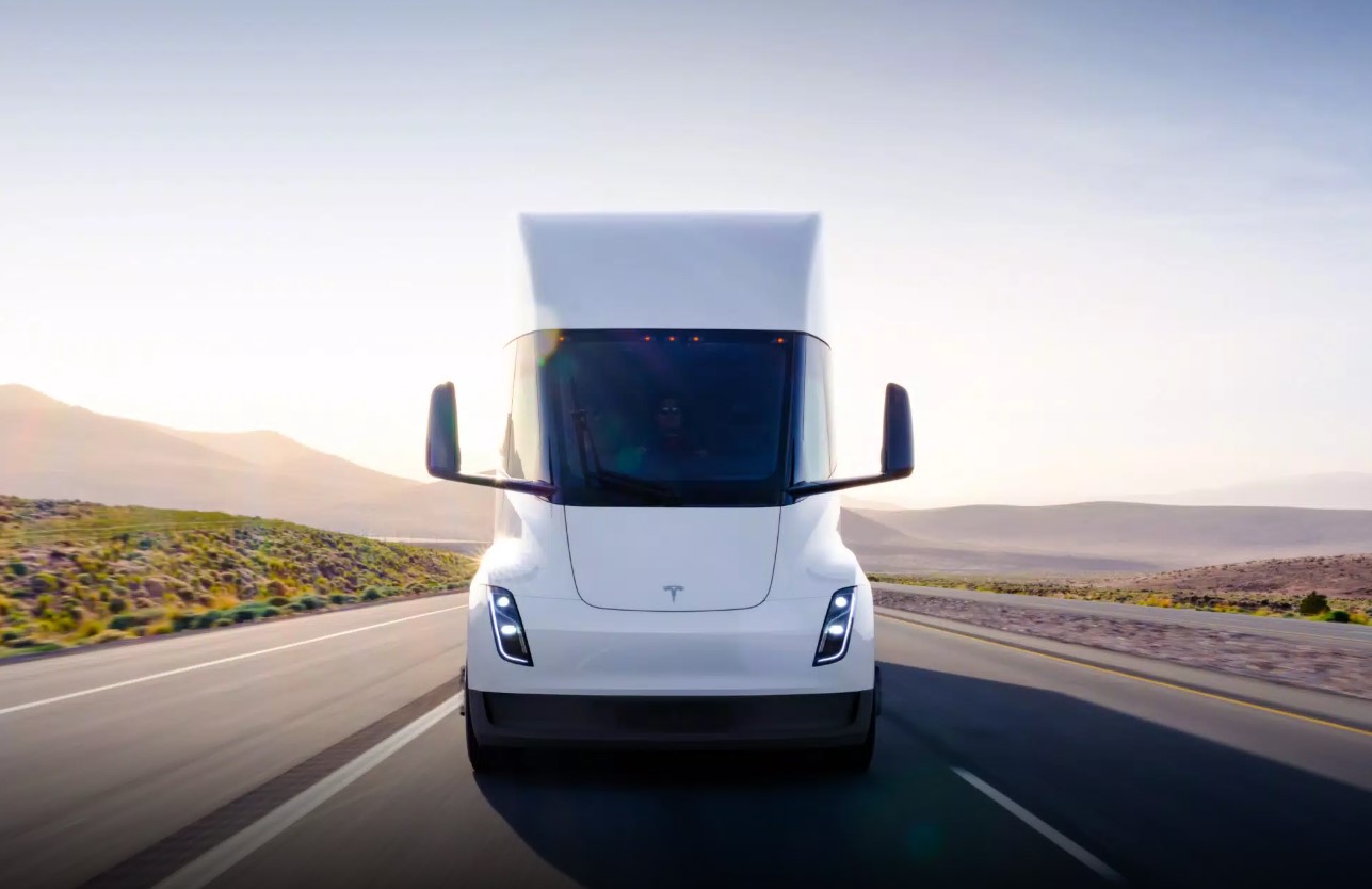 Τα ημιφορτηγά Semi της Tesla © tesla.com