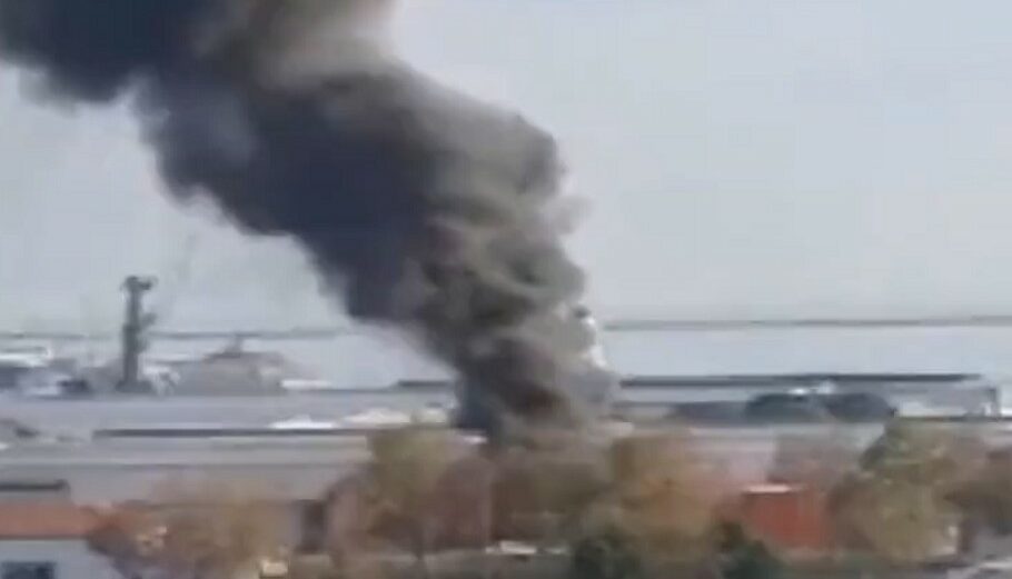 Έκρηξη σε τάνκερ στο λιμάνι της Σαμψούντας © witter.com/Ahaber/status