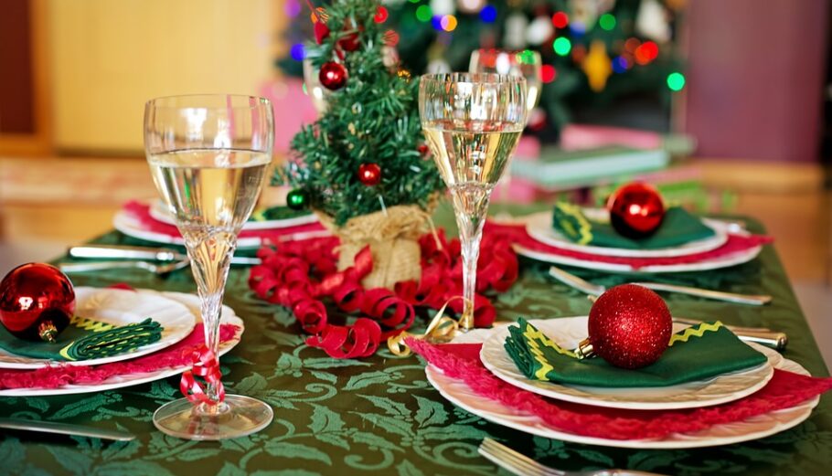 Χριστουγεννιάτικο τραπέζι@pixabay.com