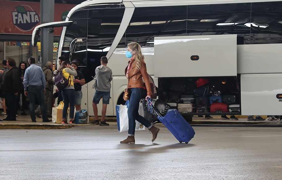 Χριστούγεννα: Αυξημένες πληρότητες στα ΚΤΕΛ και στις πτήσεις