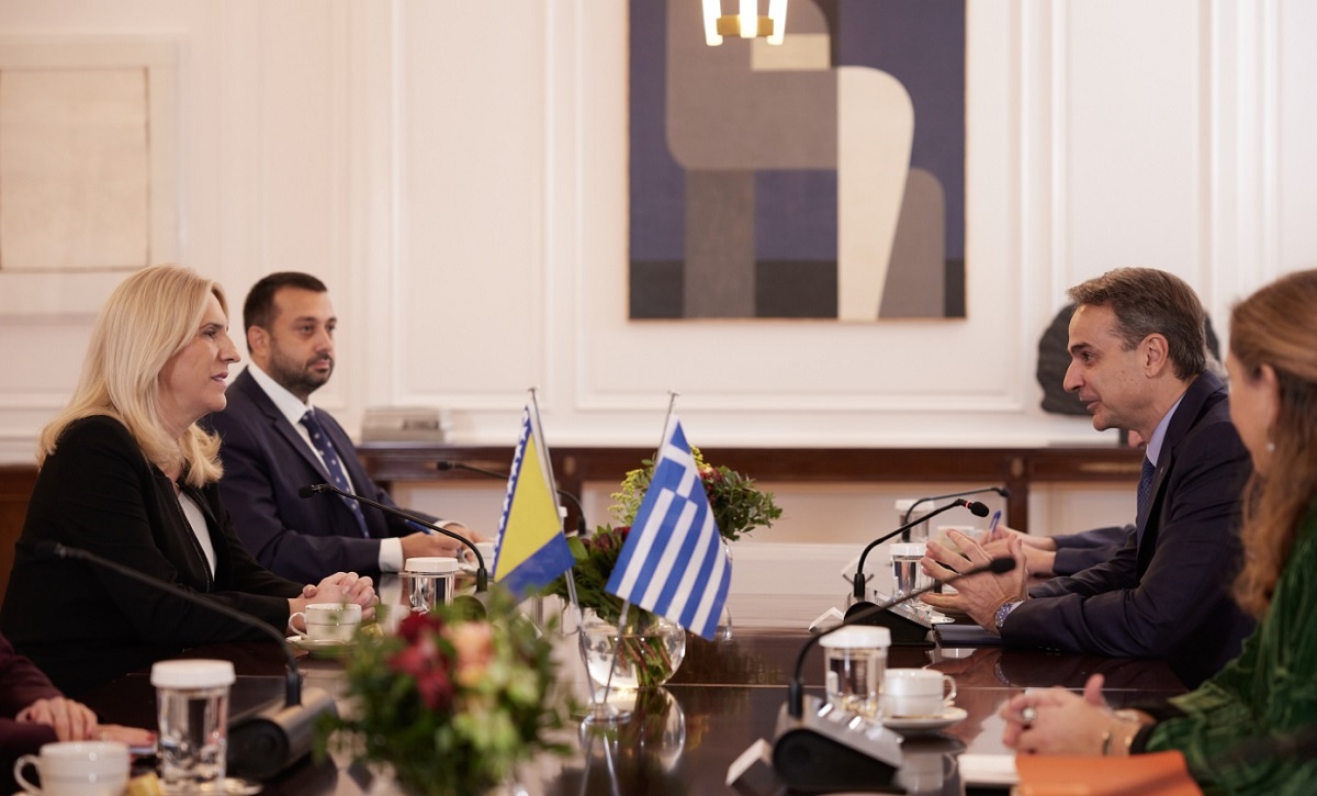Συνάντηση Μητσοτάκη με την Προεδρεύουσα στο Τριμελές Συλλογικό Προεδρείο της Βοσνίας ©Eurokinissi