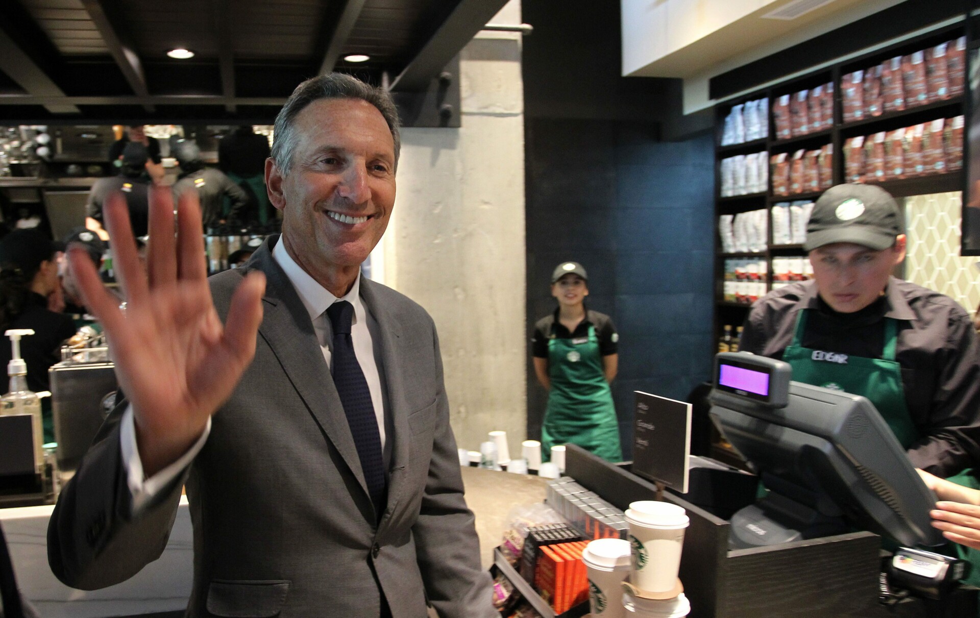 Ο CEO των Starbucks Χάουαρντ Σουλτς © EPA/Mauricio Duenas Castaneda