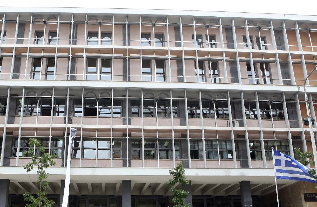 Διάρρηξη θυρίδων στην Θεσσαλονίκη: Απαλλαγή κατηγορουμένων