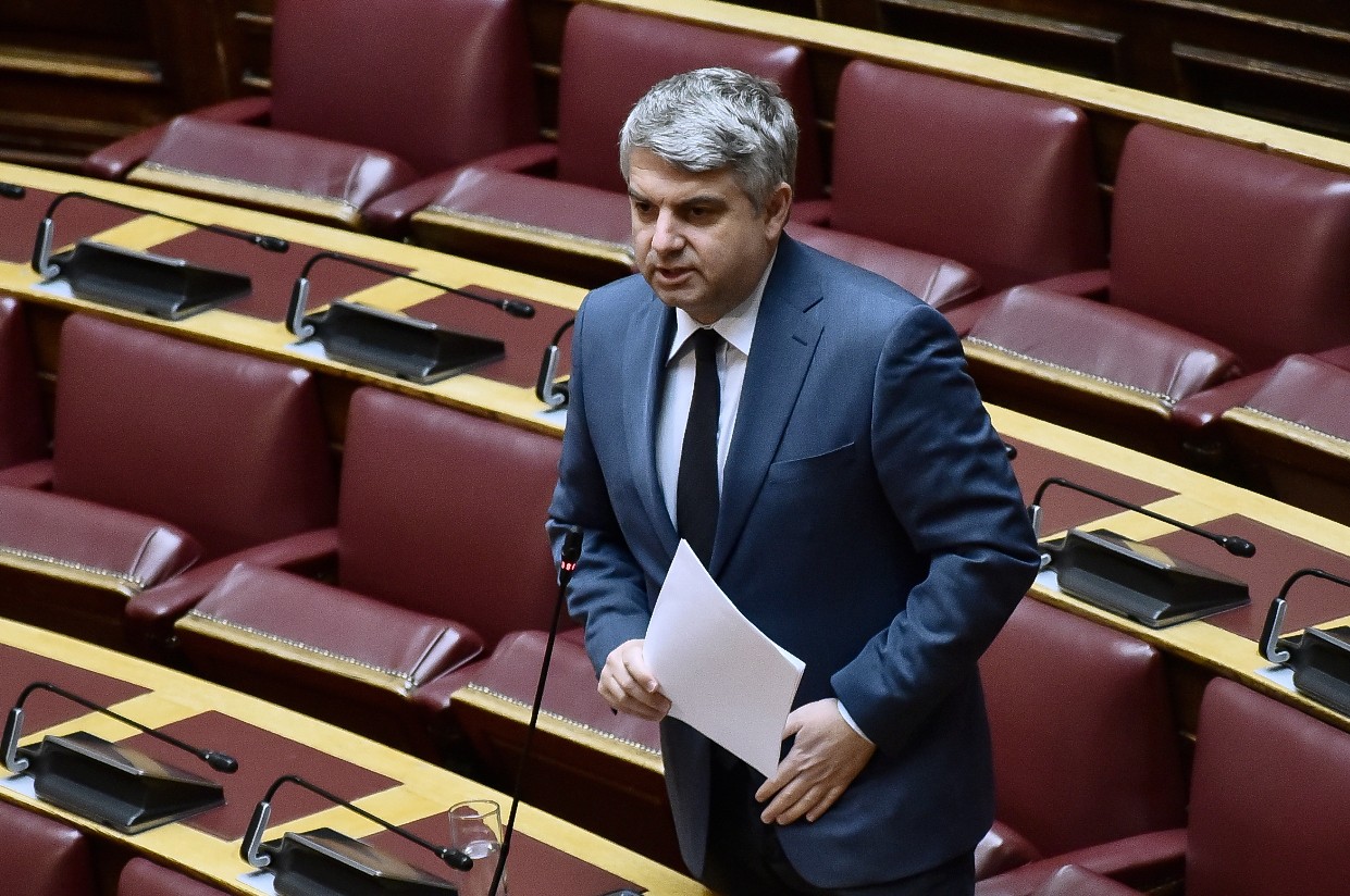 Κωνσταντινόπουλος: Δεν θα πάω στην κηδεία του Κωνσταντίνου