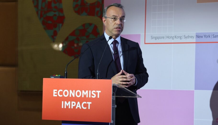 Ο Χρήστος Σταϊκούρας στο συνέδριο του Economist © Economist