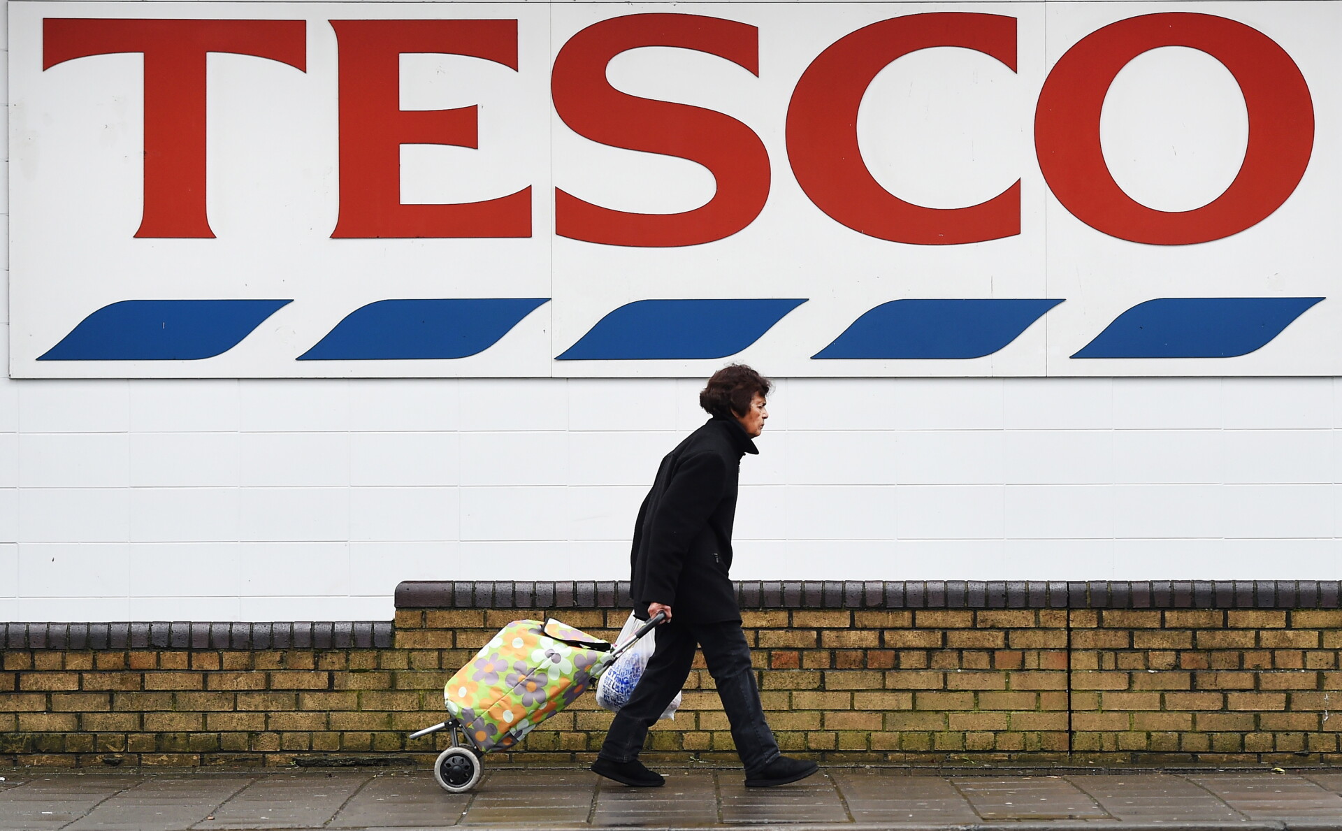 Tesco © EPA/ANDY RAIN