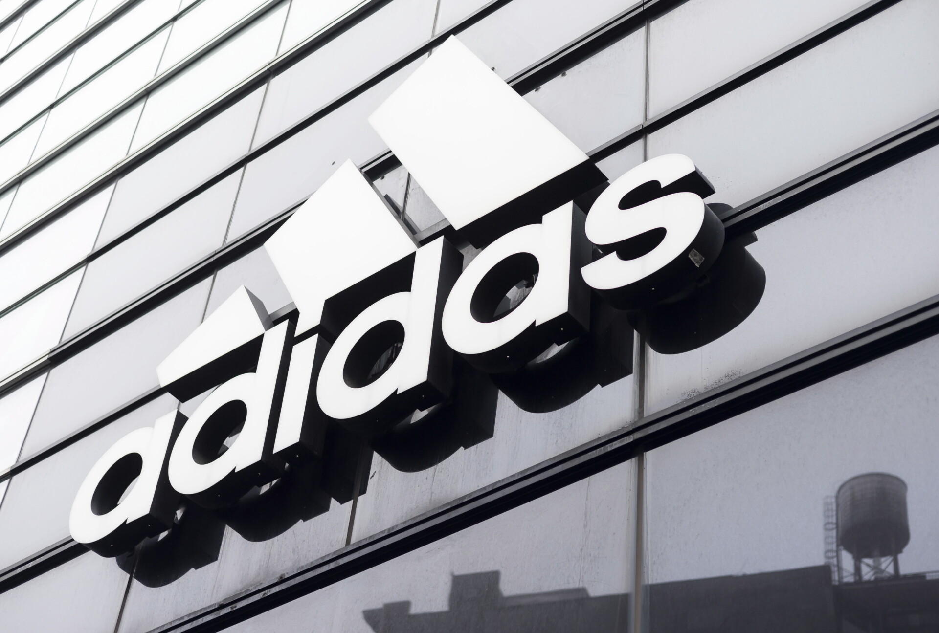 Adidas © EPA/JUSTIN LANE