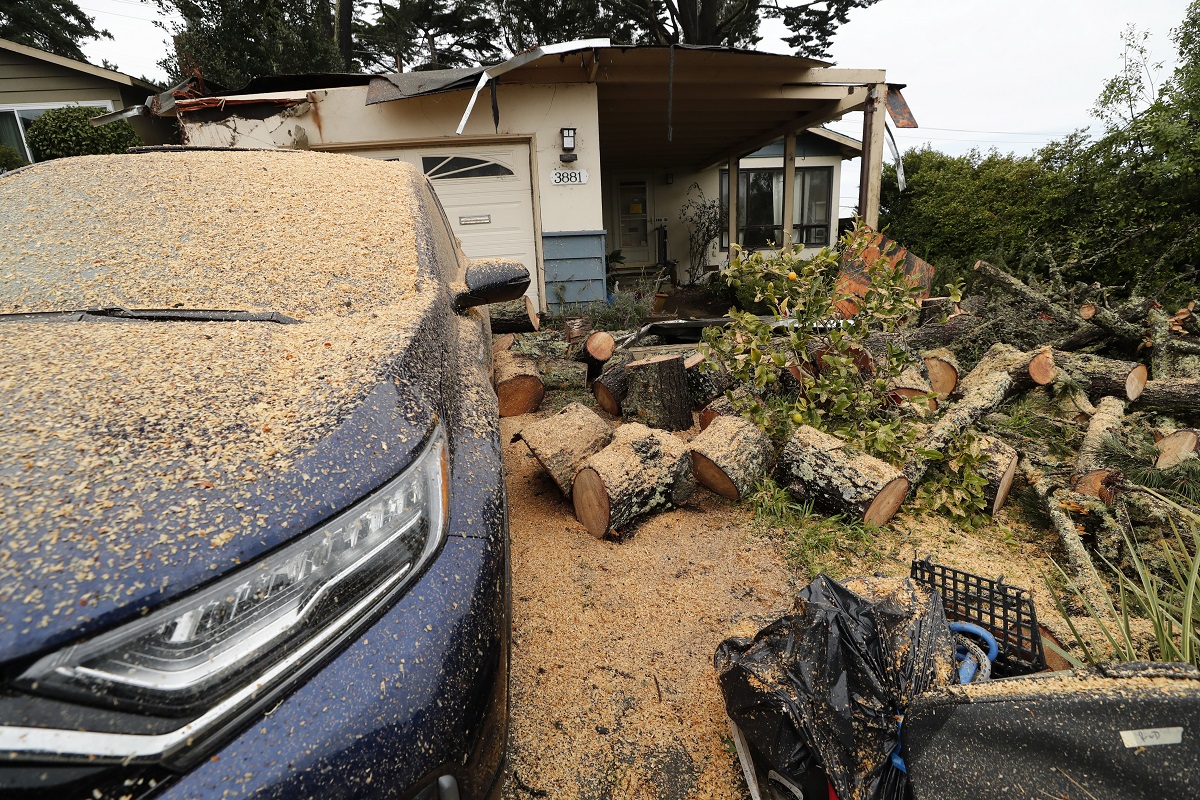 Καταστροφές στην Καλιφόρνια λόγω κακοκαιρίας © EPA/JOHN G. MABANGLO