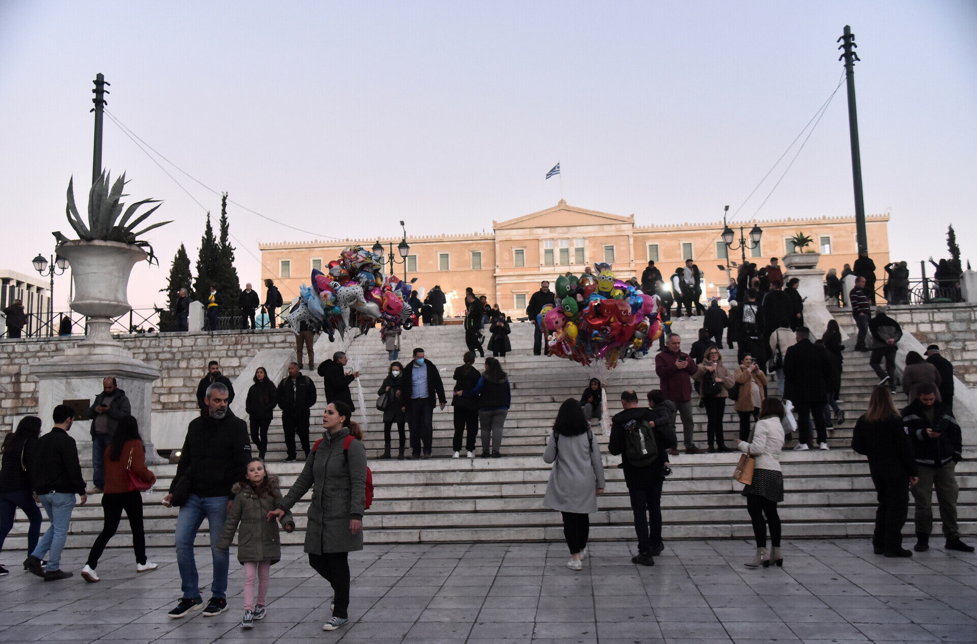 Κόσμος στην Αθήνα © ΙΝΤΙΜΕ