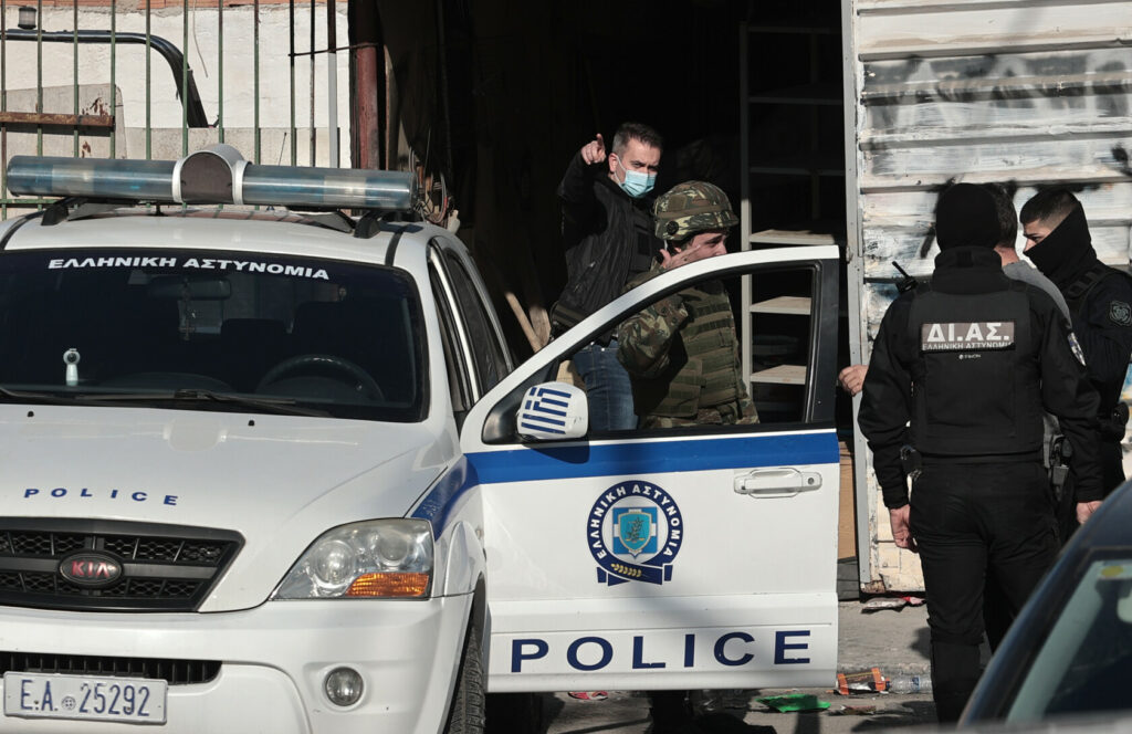 Καλλιθέα: Συνελήφθησαν πέντε ανήλικοι για κλοπή αυτοκινήτου