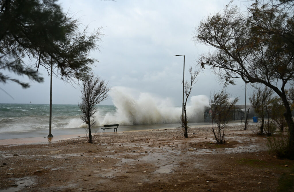 Πέλλα: Η κακοκαιρία πλήττει τον δήμο Αλμωπίας- Κλειστά τα σχολεία