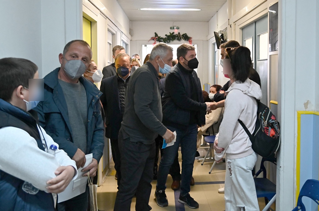Ο Νίκος Ανδρουλάκης στο Νοσοκομείο Παίδων Πεντέλης @ INTIME