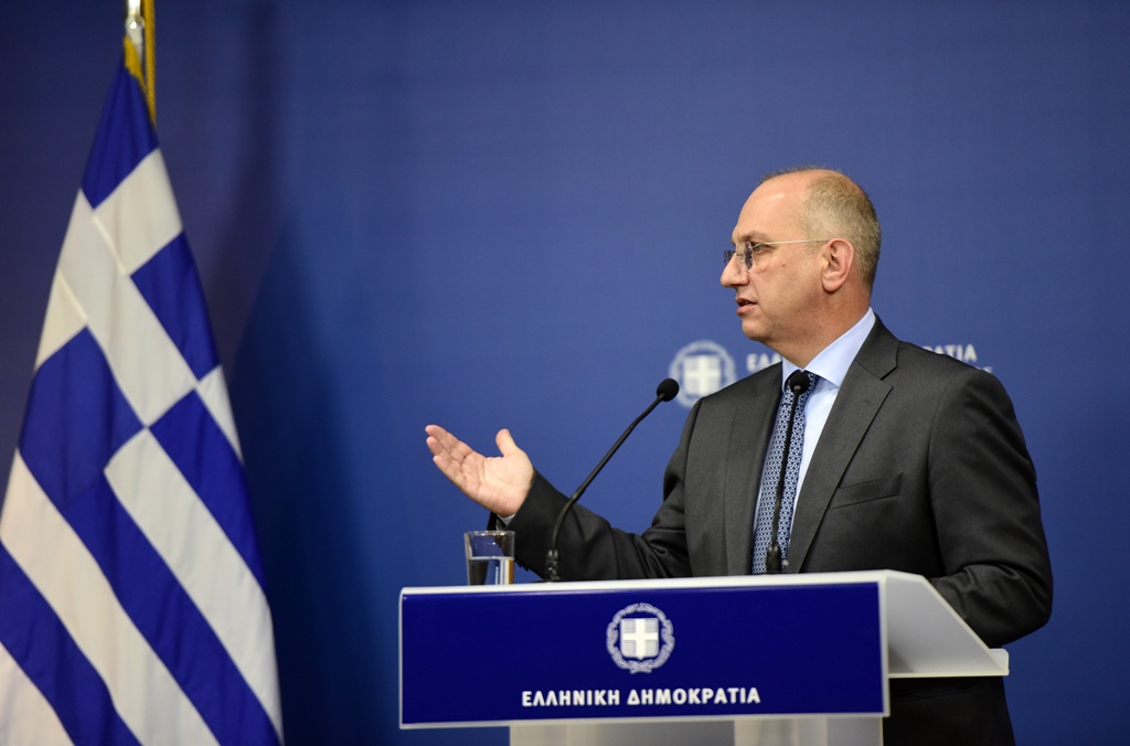 Οικονόμου κατά Ράμμου: Προνομιακή σχέση με τον ΣΥΡΙΖΑ