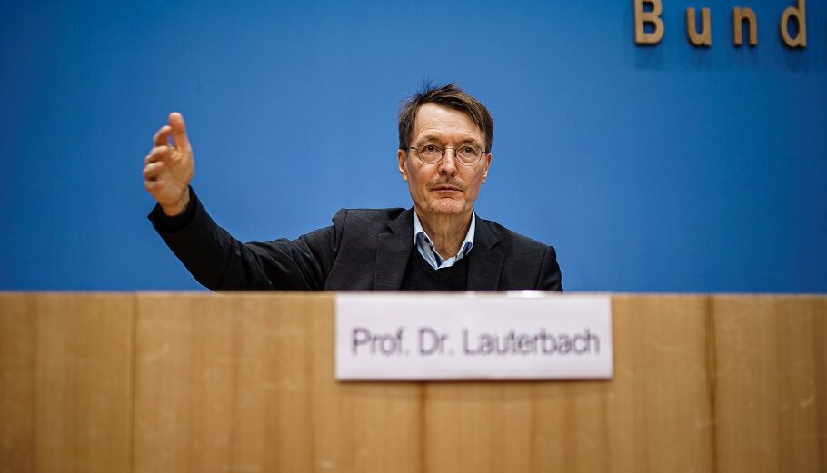 Ο Γερμανός υπουργός Υγείας Καρλ Λάουτερμπαχ©EPA/CLEMENS BILAN