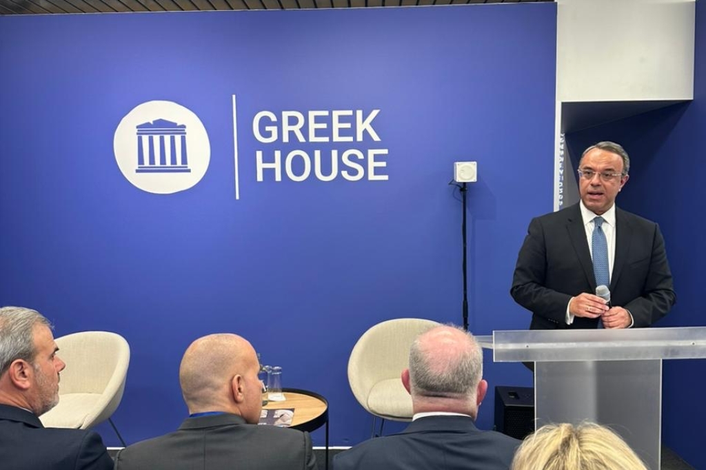 Σταϊκούρας: Επενδυτικό ενδιαφέρον για την Ελλάδα στο Νταβός