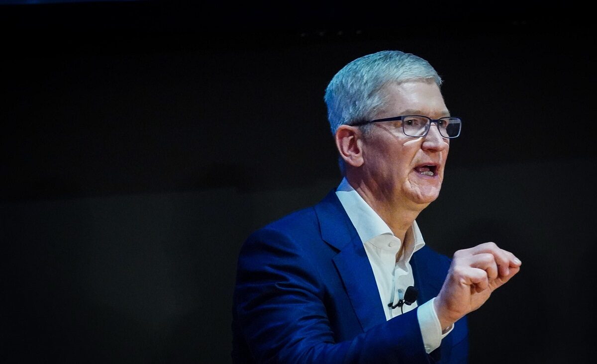 O CEO της Apple Τιμ Κουκ © EPA/CESARE ABBATE