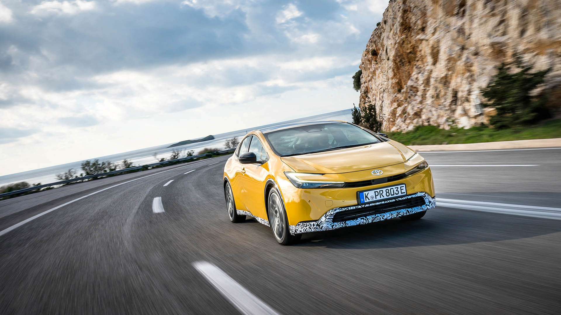 Οδηγούμε το νέο Toyota Prius στην Ελλάδα