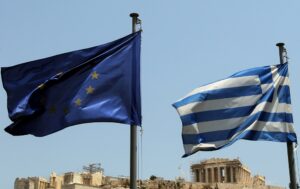 ΟΟΣΑ για Ελλάδα: Οι φοροελαφρύνσεις για εισοδήματα, οικογένειες και ακίνητα