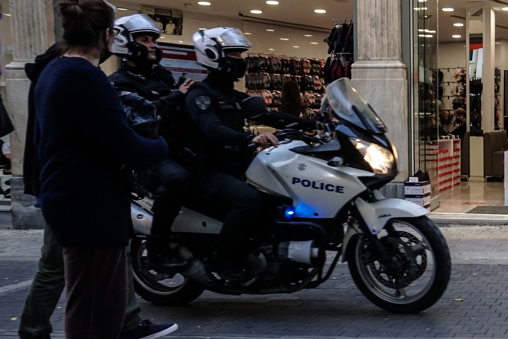 Εξαρθρώθηκαν 2 συμμορίες – 17 συλλήψεις στο κέντρο της Αθήνας