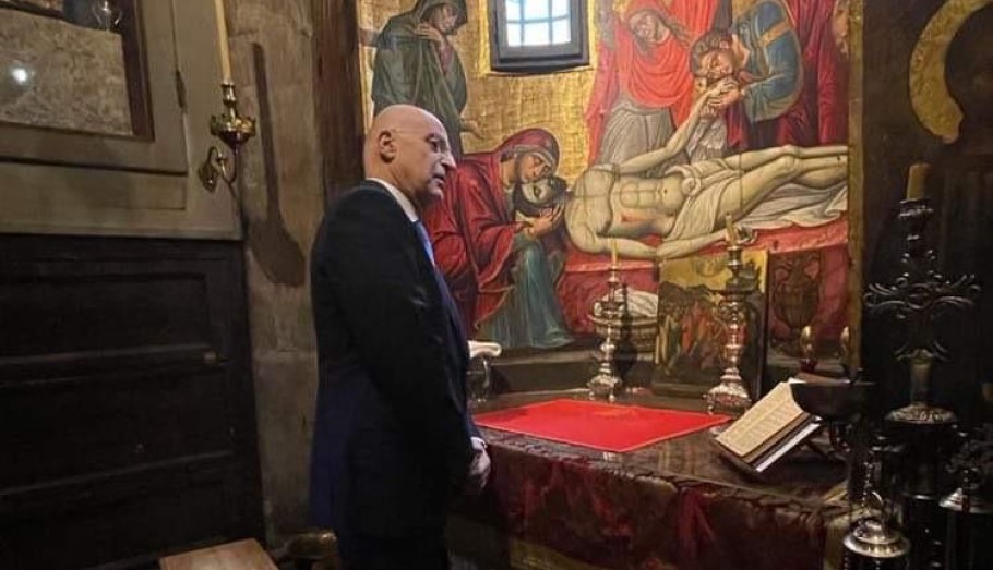 Δένδιας: Επίσκεψη στην εκκλησία του Αγ. Γεωργίου των Ελλήνων