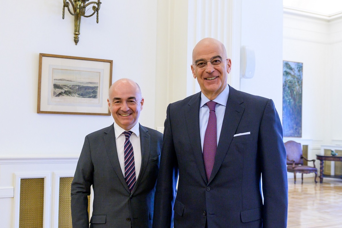 Δένδιας: Συνάντηση με τον νέο πρέσβη της Αργεντινής