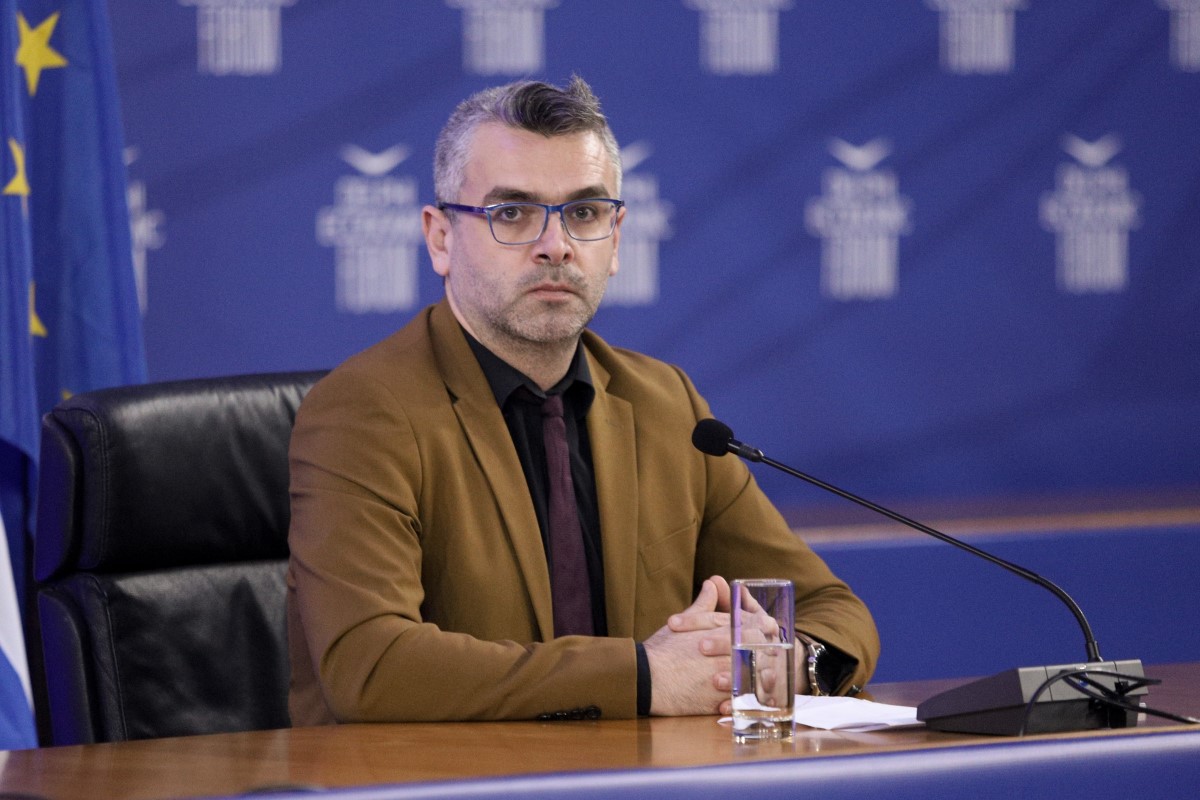 Τα διμερή συμβόλαια της ΔΕΗ με ΤΙΤΑΝ και Βιοχάλκο, οι αυξήσεις από τις πολυεθνικές και η υποβάθμιση του προέδρου της ΡΑΕ