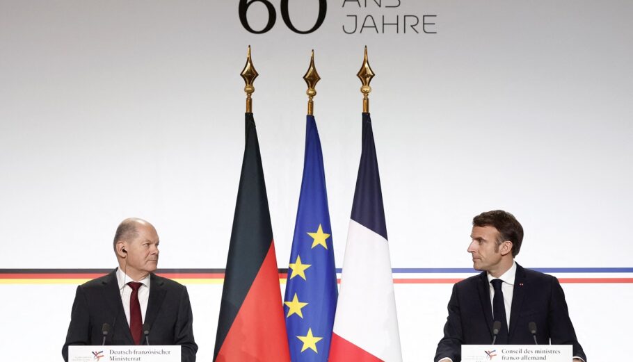 Ο γερμανός καγκελάριος Όλαφ Σολτς και ο γάλλος πρόεδρος Εμανουέλ Μακρόν © EPA/BENOIT TESSIER / POOL MAXPPP OUT