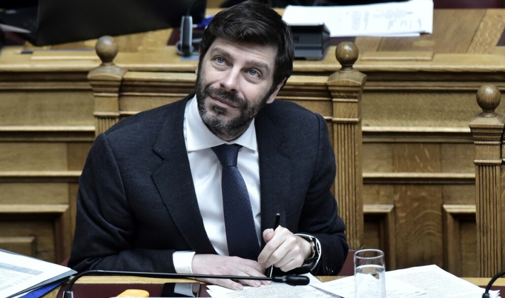 Γιατρομανωλάκης: Δεν εξισώνονται οι δραματικές με τα λύκεια