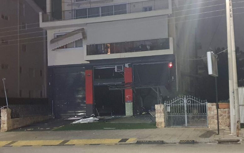 Γλυφάδα: Έκρηξη σε πλυντήριο αυτοκινήτων – Σοβαρές ζημιές