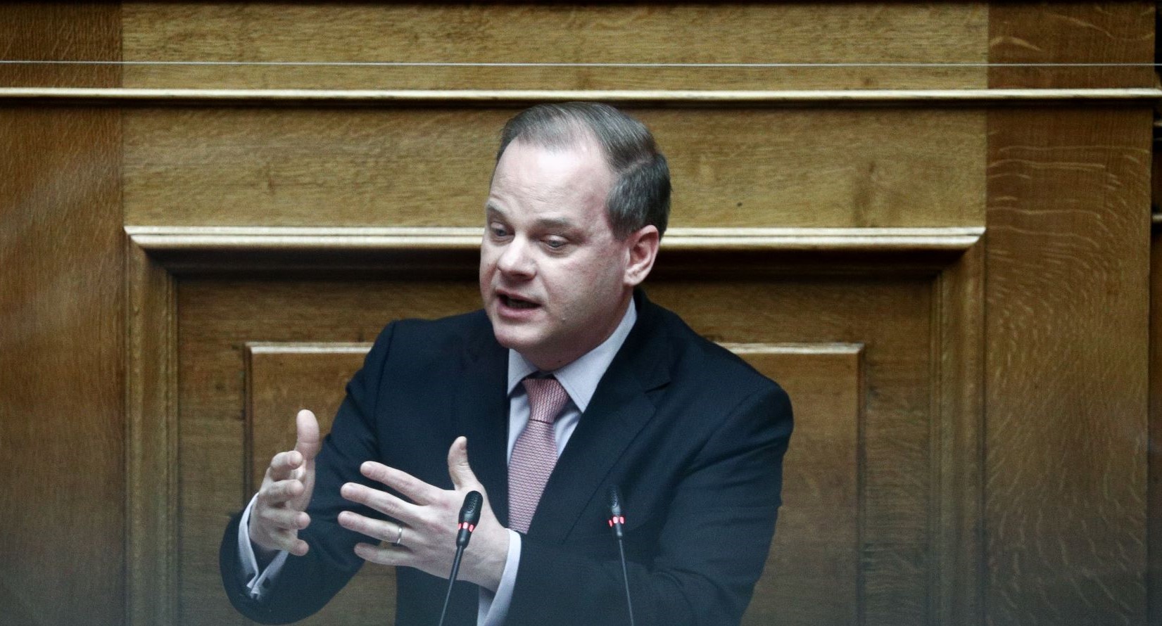 Ο Κ. Καραμανλής στη Βουλή ©Eurokinissi