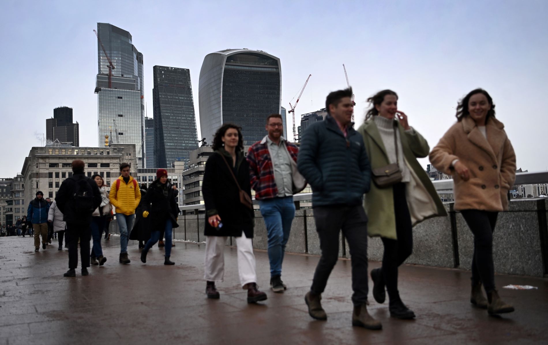 Capital Economics: Αναπόφευκτη η ύφεση για τη διεθνή οικονομία