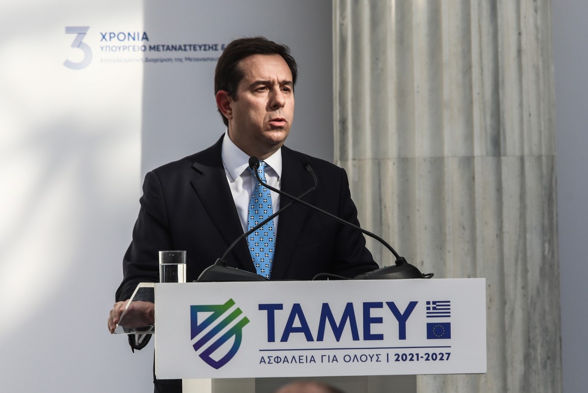 Μηταράκης: Το μεταναστευτικό αποτελεί πρόκληση και ανάγκη