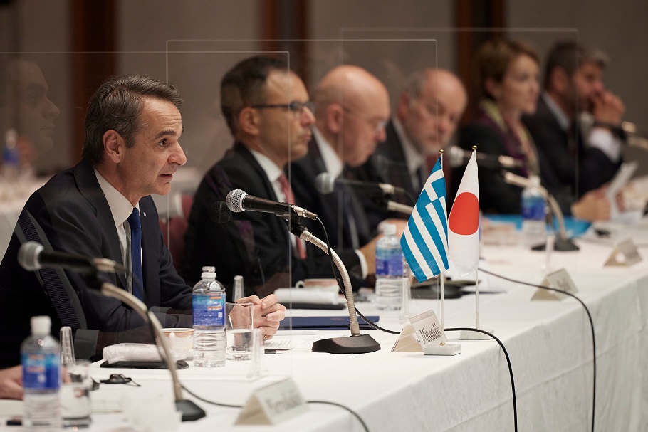 Ο πρωθυπουργός Κυριάκος Μητσοτάκης, μιλά με στελέχη ιαπωνικών ομίλων στα γραφεία του Keidanren Kaikan στο Τόκυο, Ιαπωνία ©ΑΠΕ-ΜΠΕ/ΓΡΑΦΕΙΟ ΤΥΠΟΥ ΠΡΩΘΥΠΟΥΡΓΟΥ/ΠΑΠΑΜΗΤΣΟΣ ΔΗΜΗΤΡΗΣ