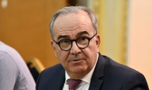 Παπαθανάσης: Γιατί δεν μπορούμε να δώσουμε 13ο και 14ο μισθό