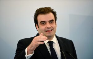 Ρεκόρ στην υποβολή φορολογικών δηλώσεων: Ξεπέρασαν τα 3 εκατομμύρια